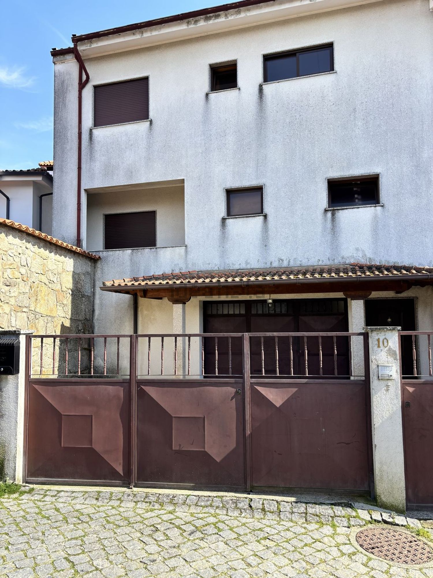 双拼别墅出售在Rua António Augusto Macedo, 10 - 外立面