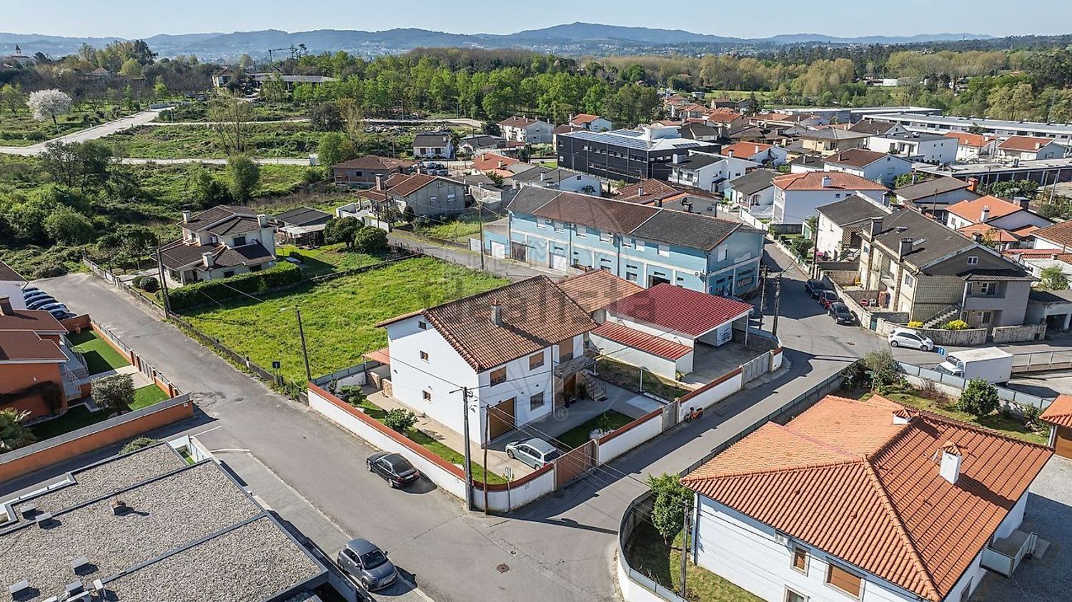 小楼房或独栋别墅出售在Rua 14 Lugar do Montinho, 9 - 照片