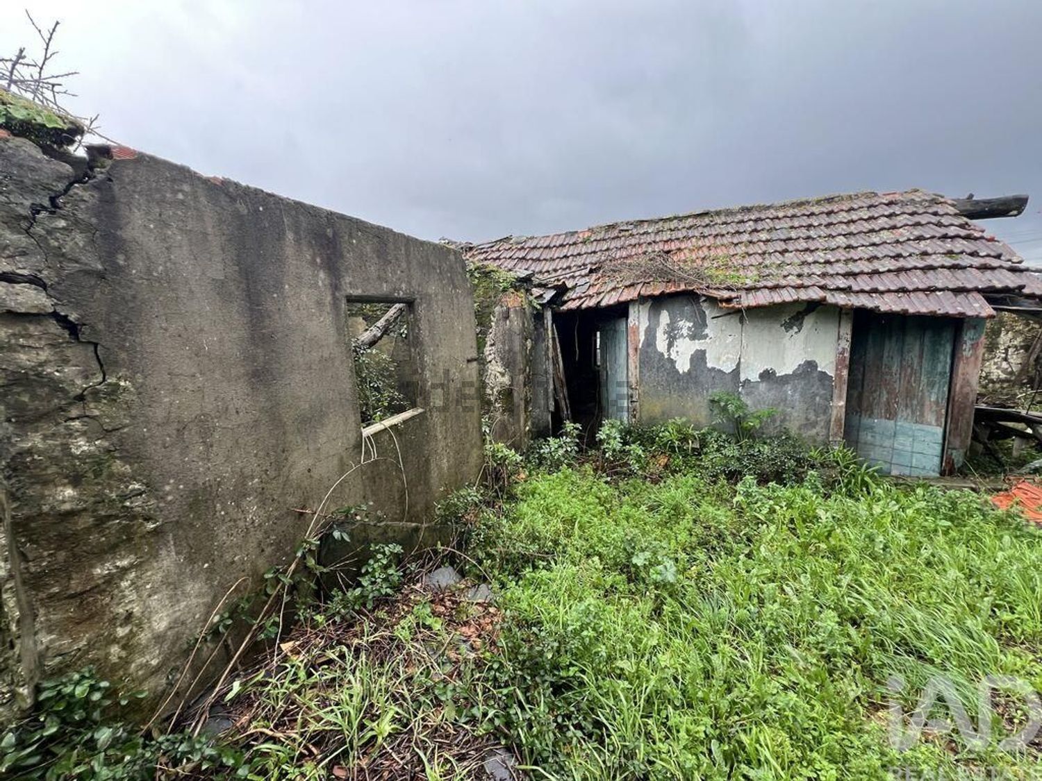 小楼房或独栋别墅出售在Campo e Sobrado - 外立面