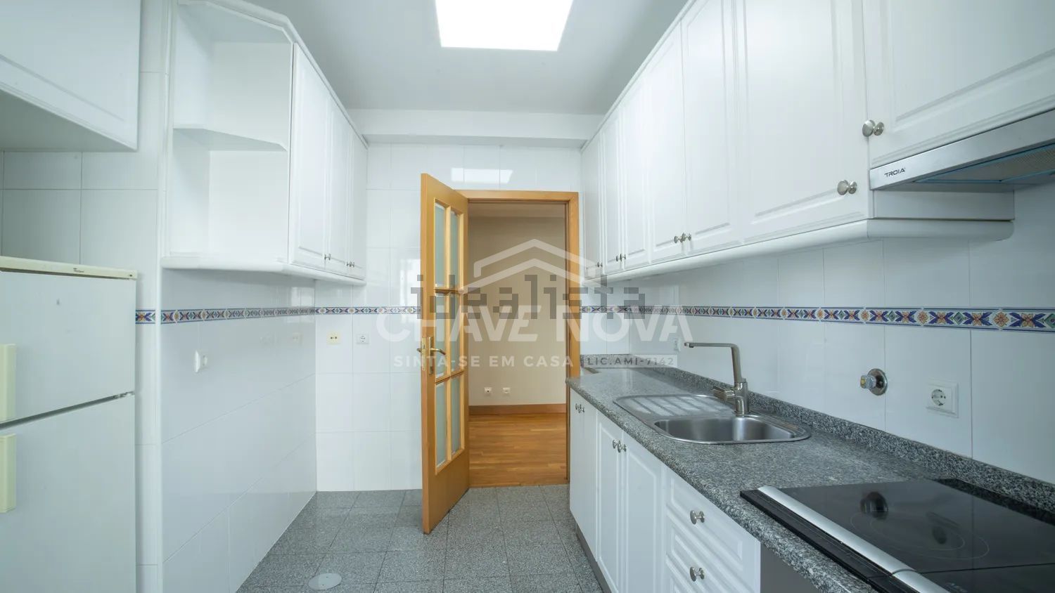 公寓 t2出售在Rua Actor Soares Correia - 厨房