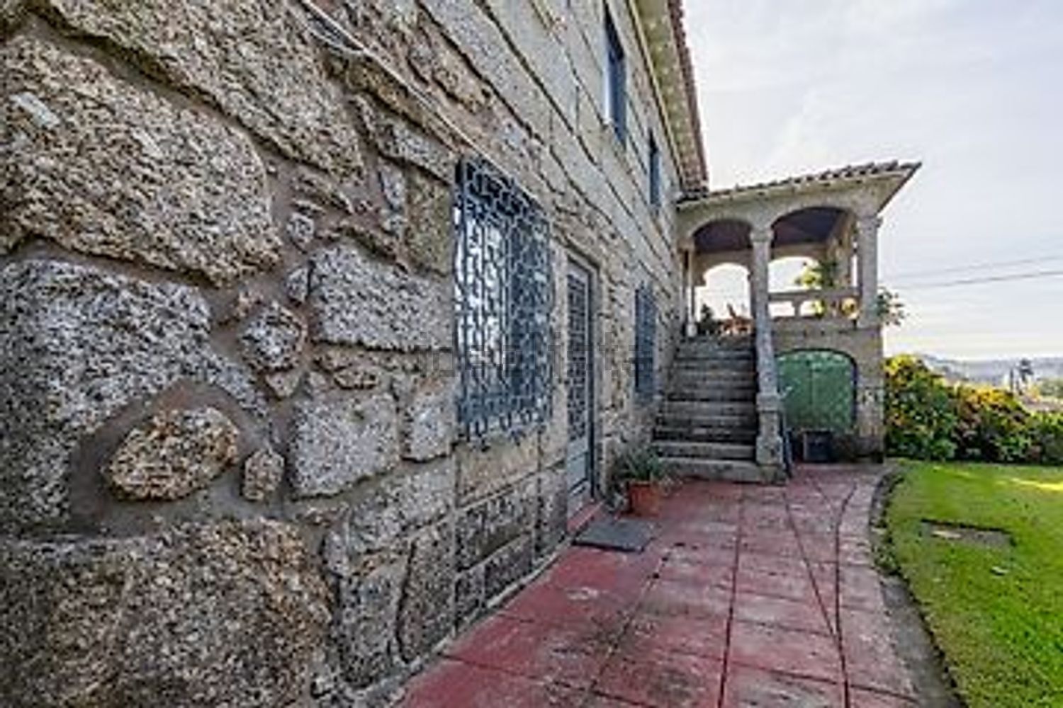 小楼房或独栋别墅出售在Rua Horácio Rebelo Portela, 1311 - 外立面