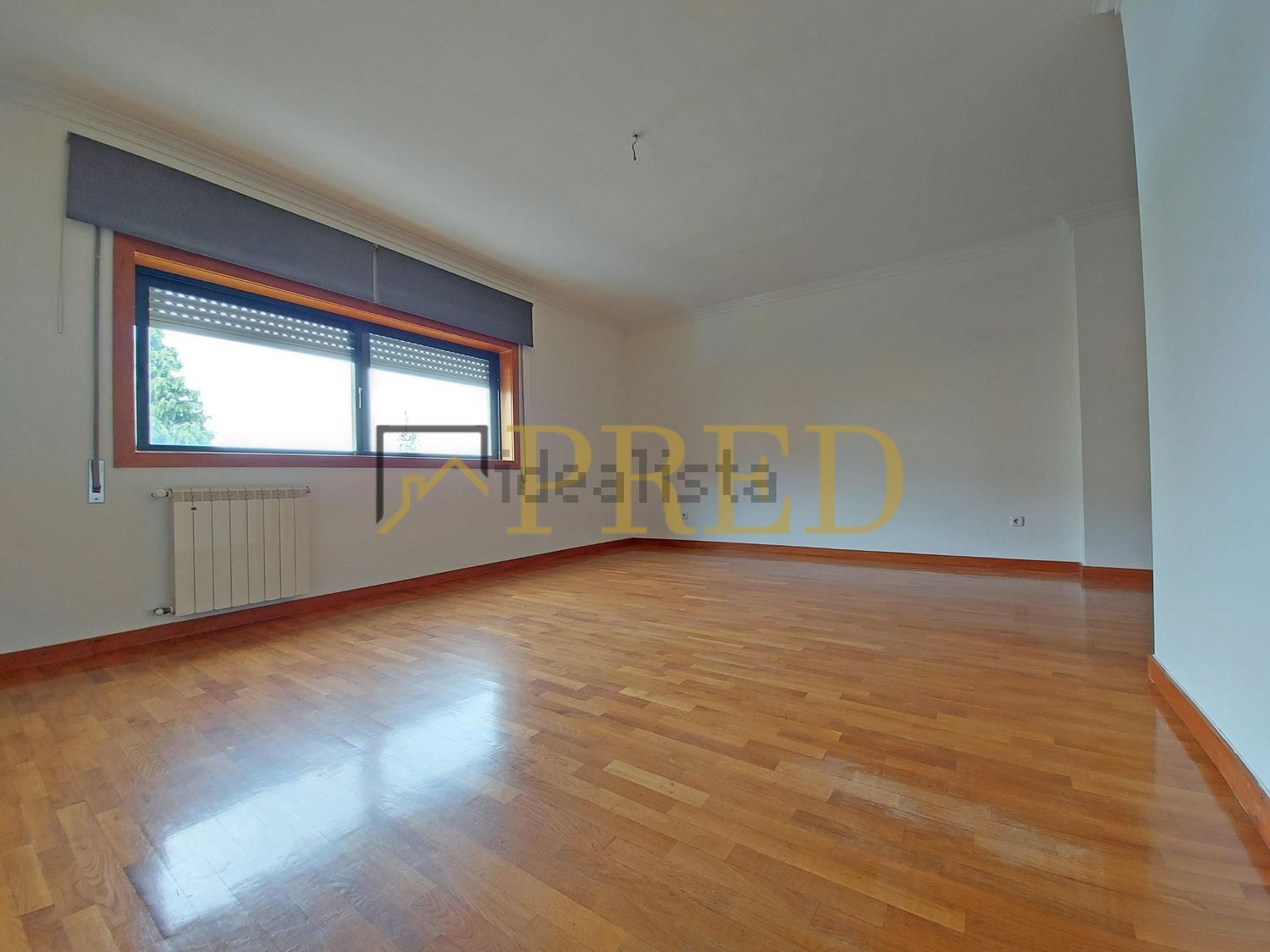 出租公寓 t2在Praceta Bernarda Ferreira Lacerda - 客厅