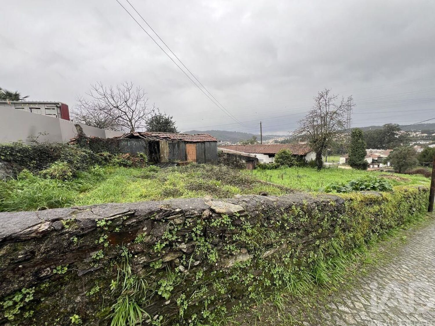 小楼房或别墅出售在Campo e Sobrado - 周边