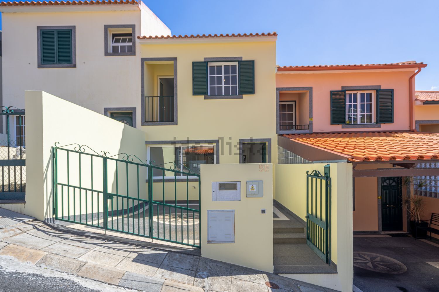 双拼别墅出售在Rua da Lombadinha, 5 - 外立面