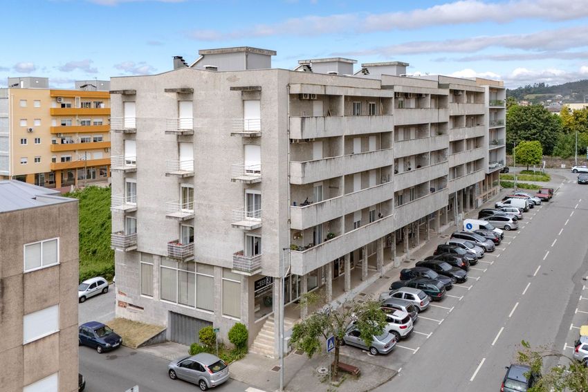 出租公寓 t3在Avenida Santo António, 16