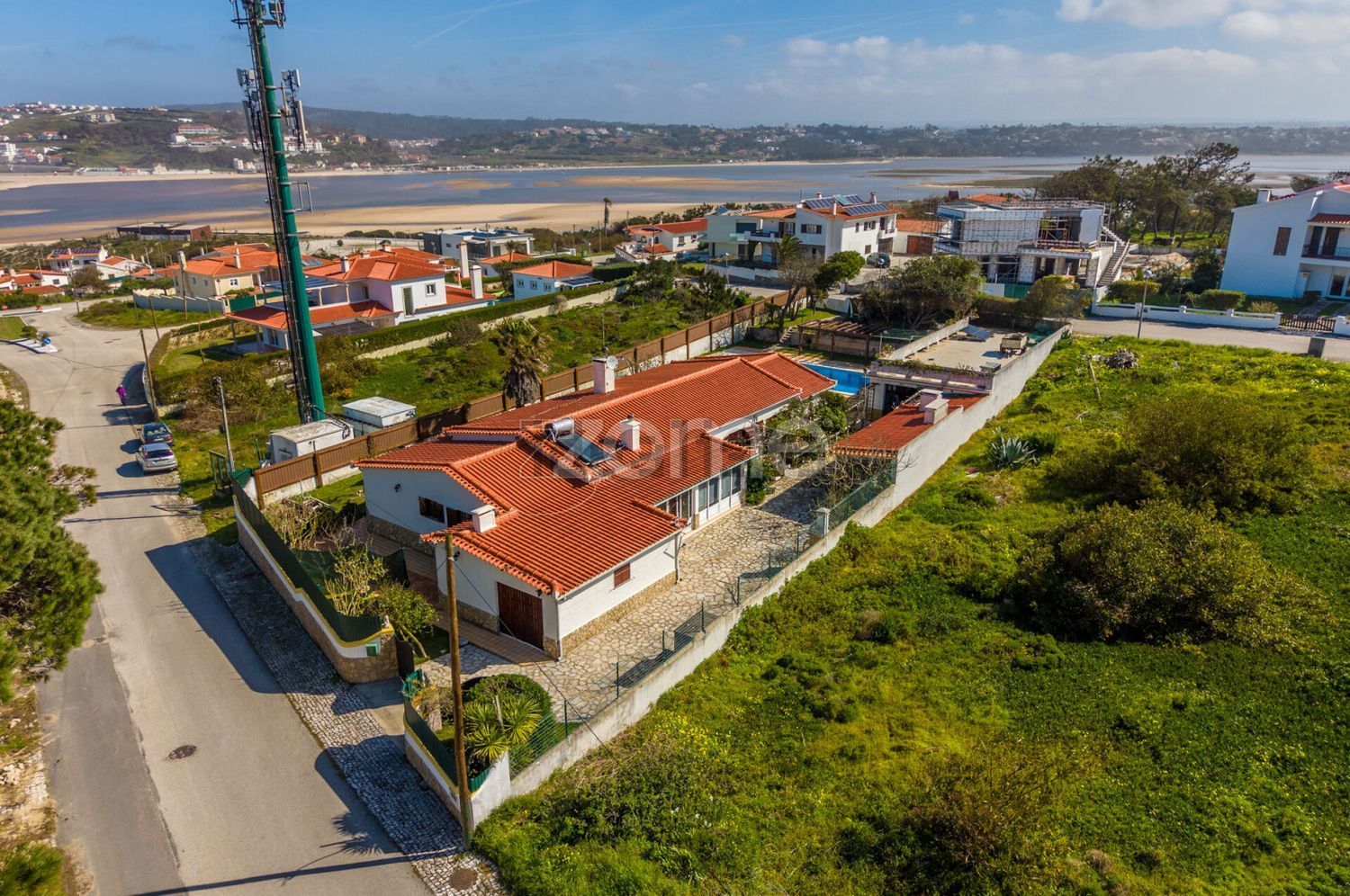 小楼房或独栋别墅出售在Bairro 15 - 视线