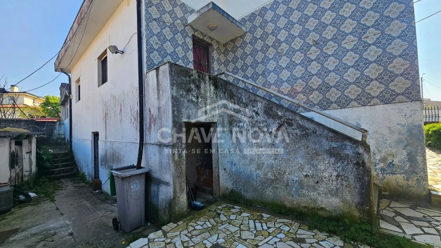 小楼房或独栋别墅出售在Rua Pedra Alta - 外立面