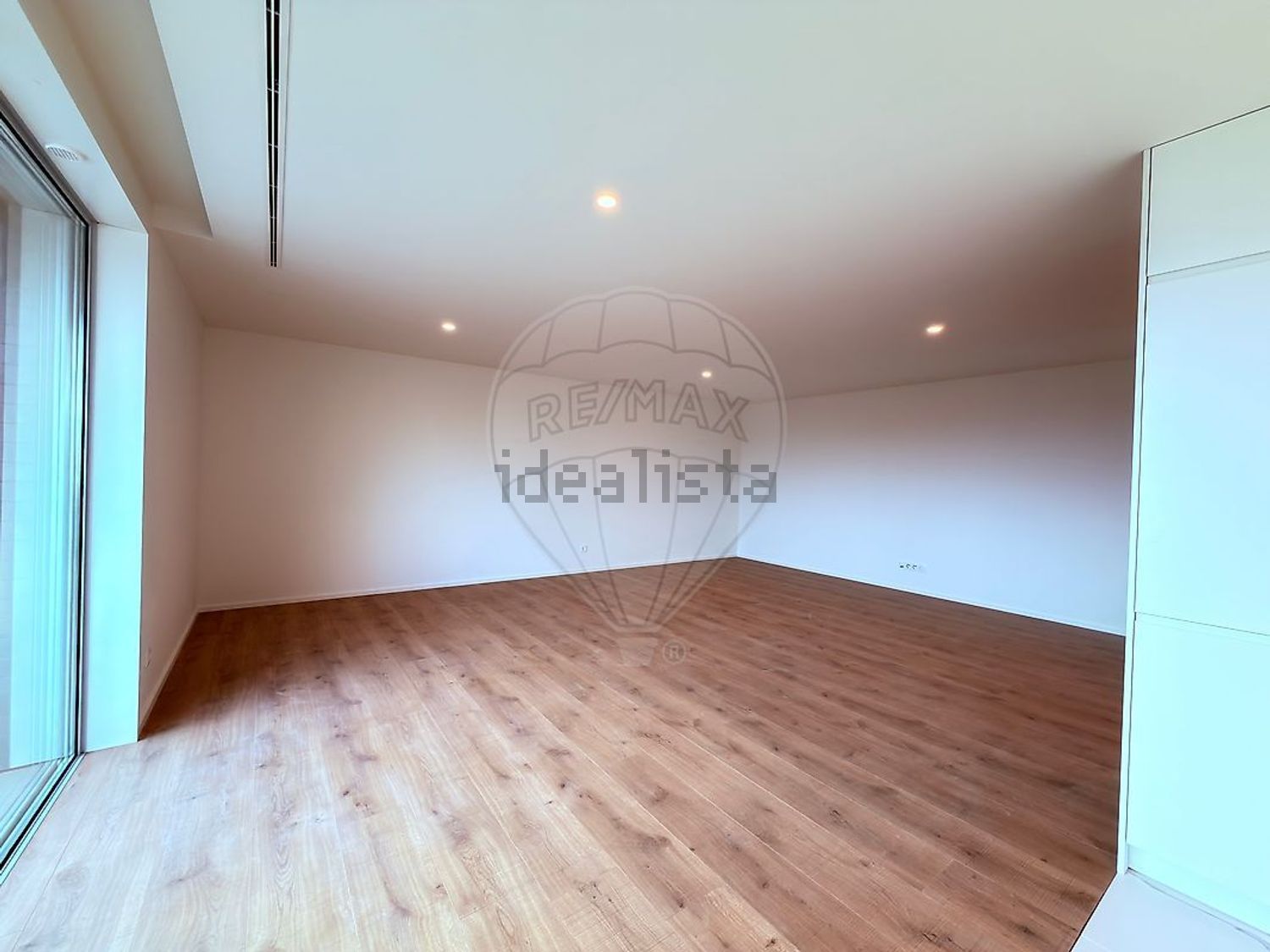 公寓 t3出售在Avenida Doutor Leonardo Coimbra, 99 - 居住