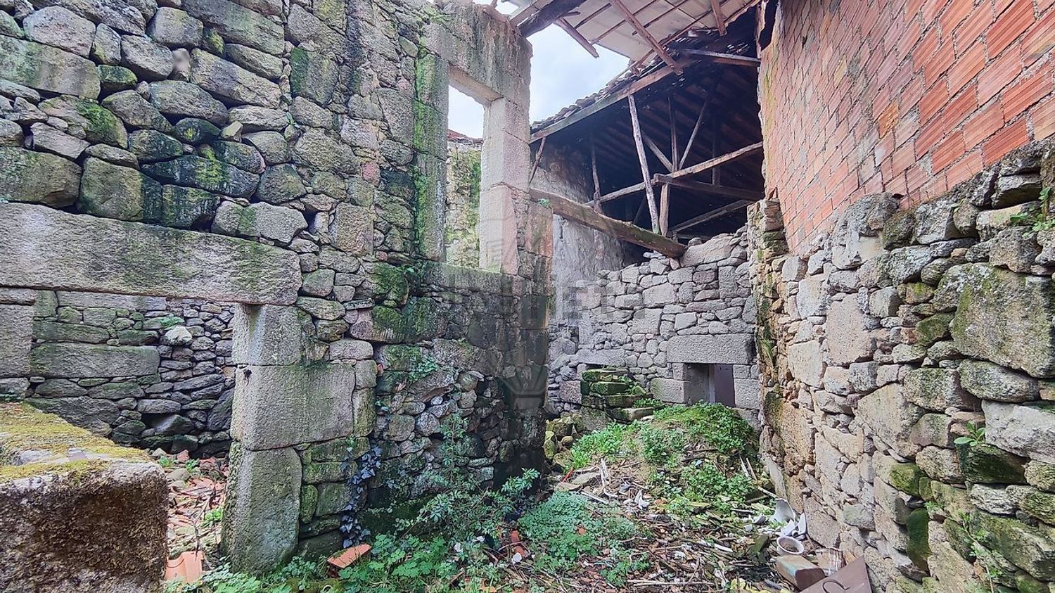 小楼房或独栋别墅出售在Rua Nossa Senhora da Vitória - 花园
