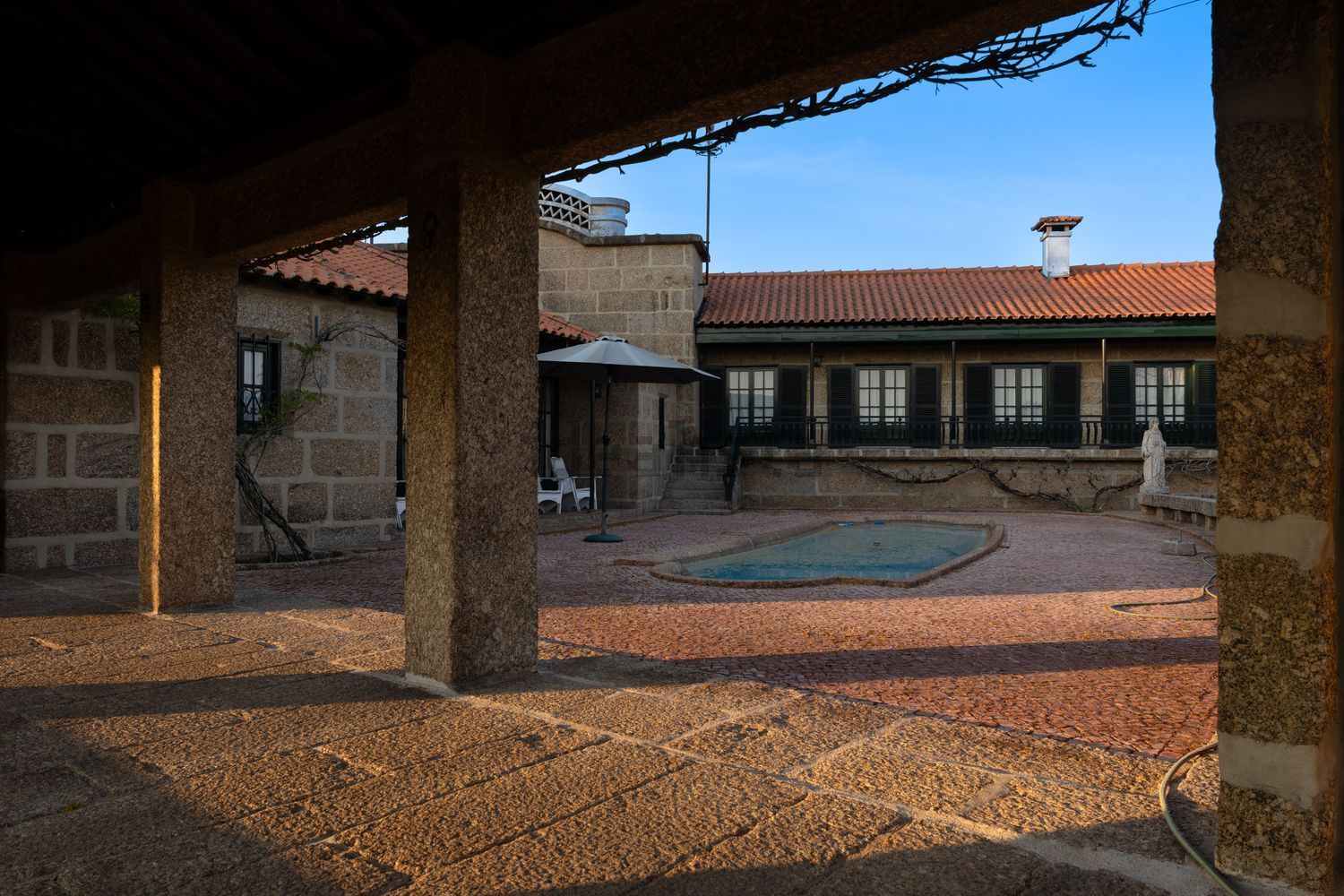 小楼房或独栋别墅出售在Rua de São José - 外立面