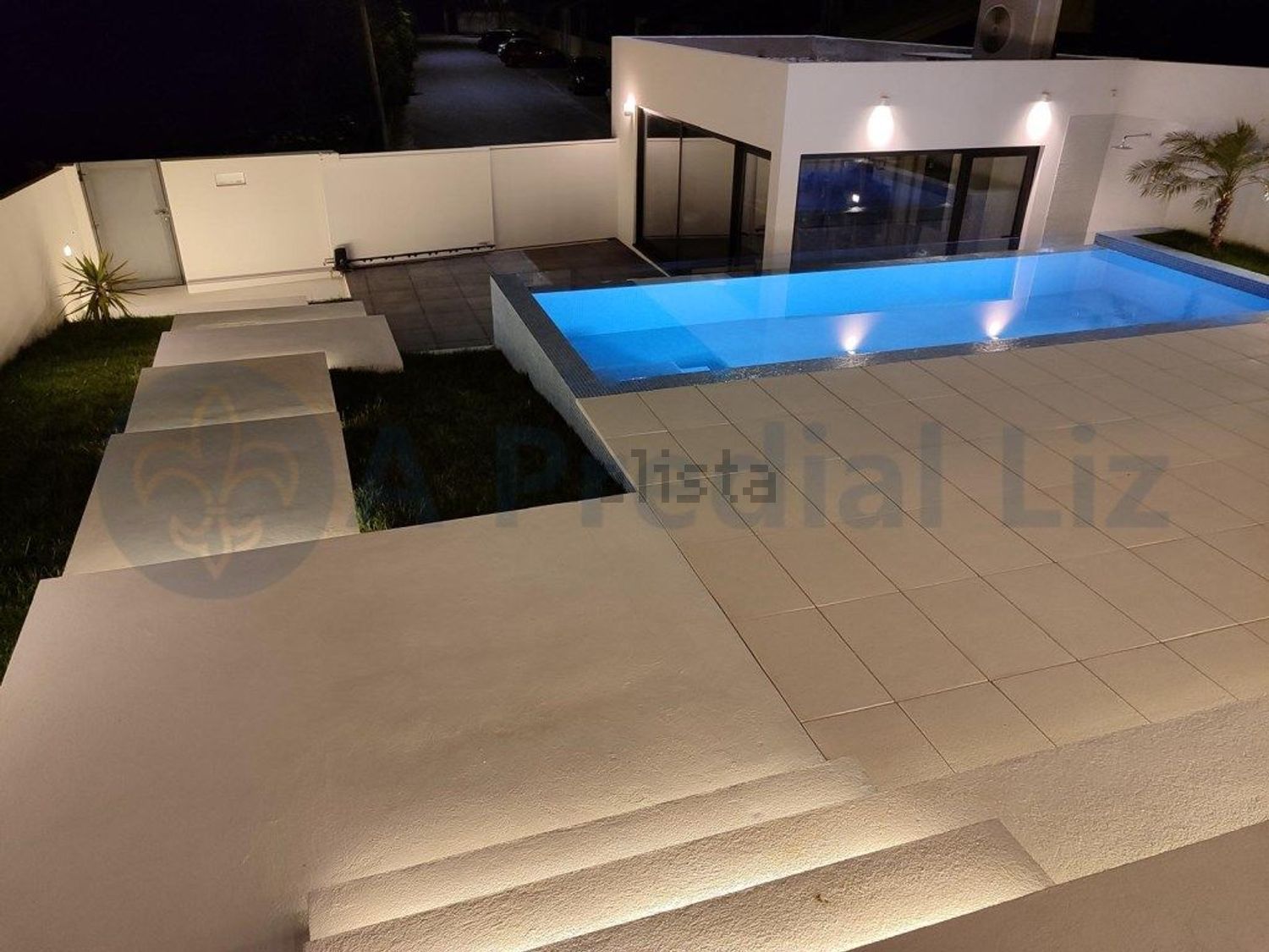 小楼房或独栋别墅出售在Rua Faval - 客厅