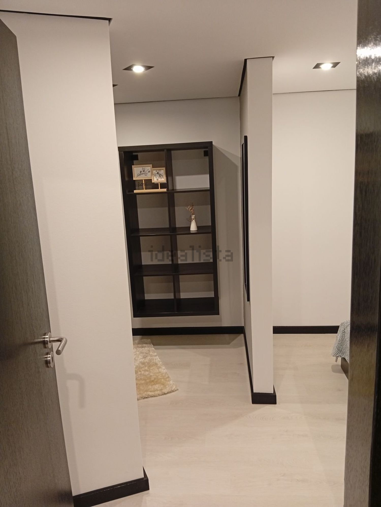 小楼房或独栋别墅出售在Rua Alcoice, 50 - 试衣间