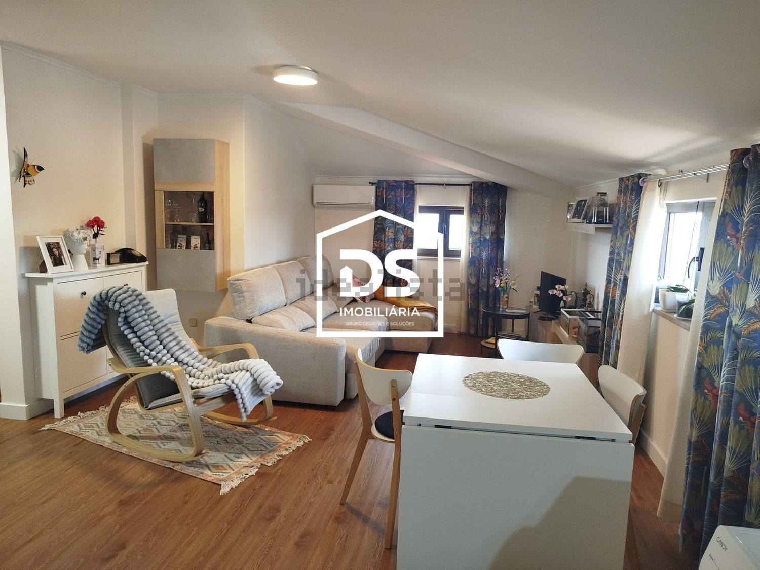 公寓 t2出售在Rua Magalhães Lima, 17 - 客厅