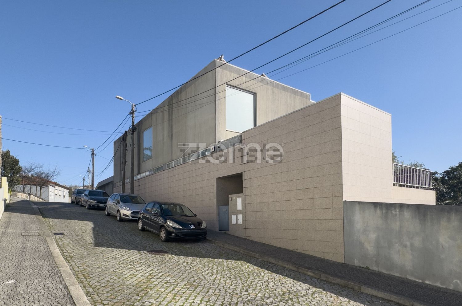 小楼房或独栋别墅出售在Rua Plácido de Abreu, 141 - 外立面