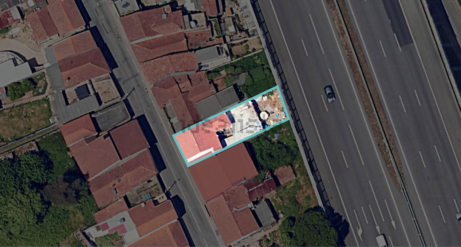 小楼房或独栋别墅出售在Rua Venda de Cima - 视线