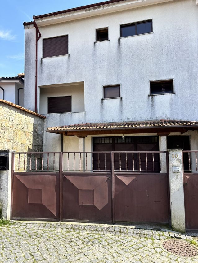 双拼别墅出售在Rua António Augusto Macedo, 10