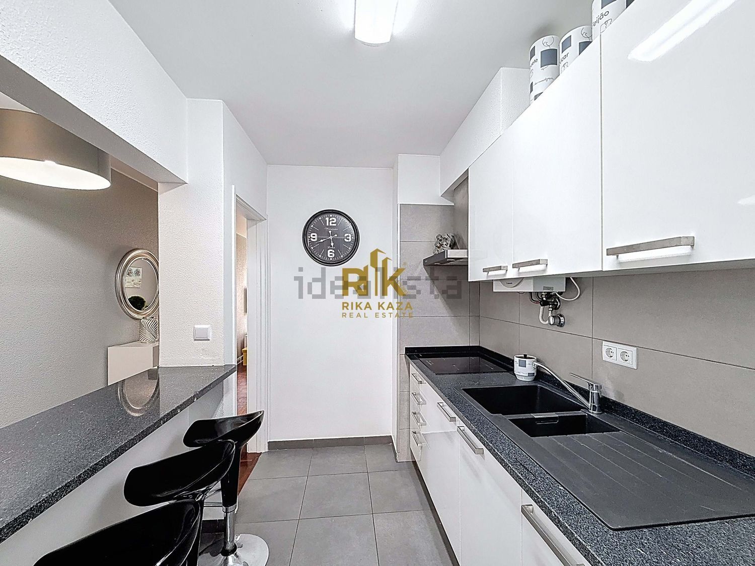 公寓 t4出售在Avenida da Madalena , Conjunto Habitacional Madalena , Bloco F2 s/n - 厨房