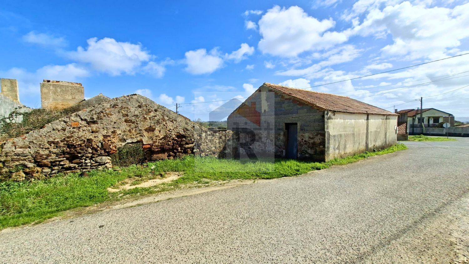 小楼房或独栋别墅出售在Santo Onofre e Serra do Bouro - 照片