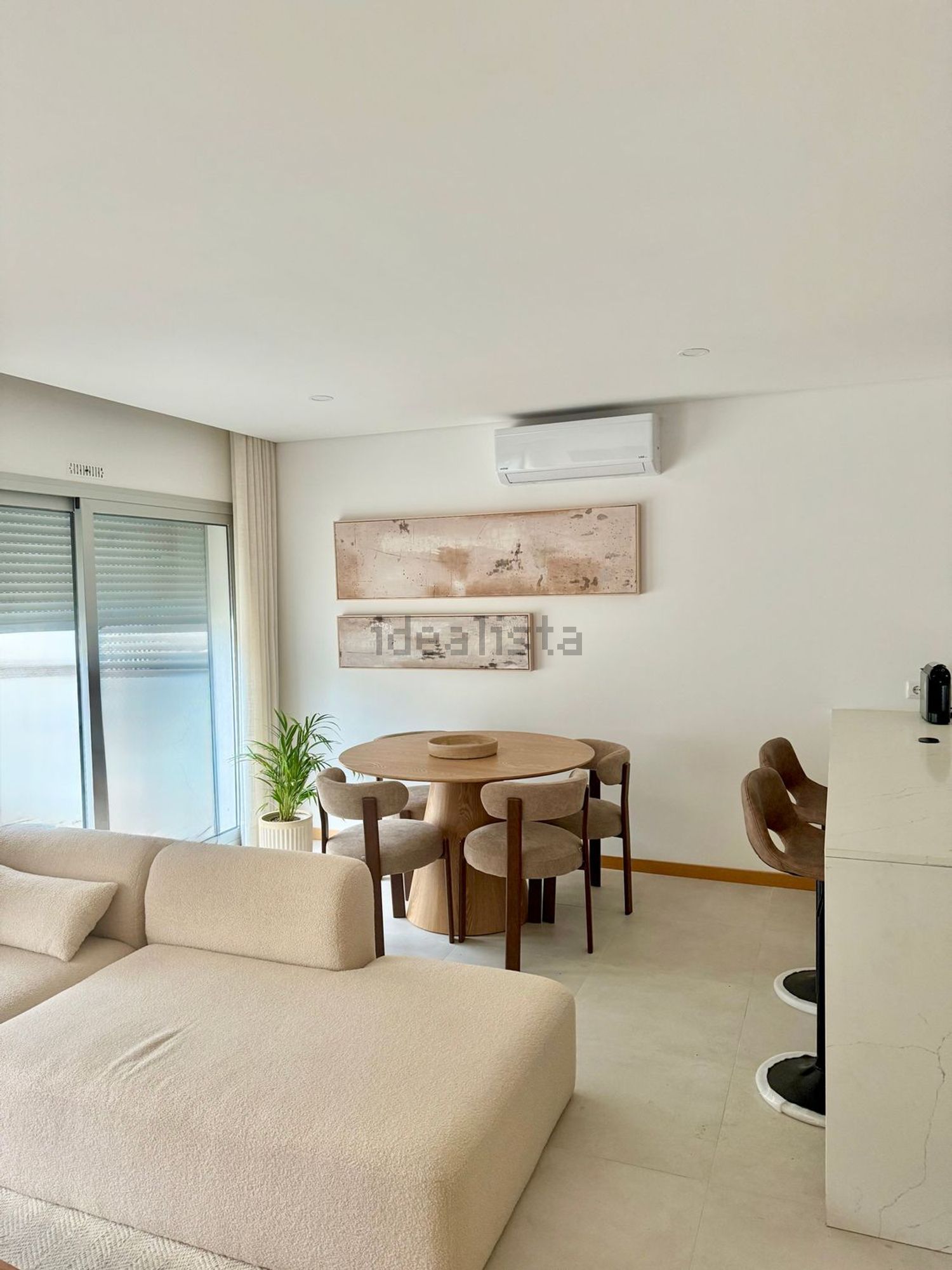 出租公寓 t1在Rua António da Costa Guimarães, 2037 - 客厅