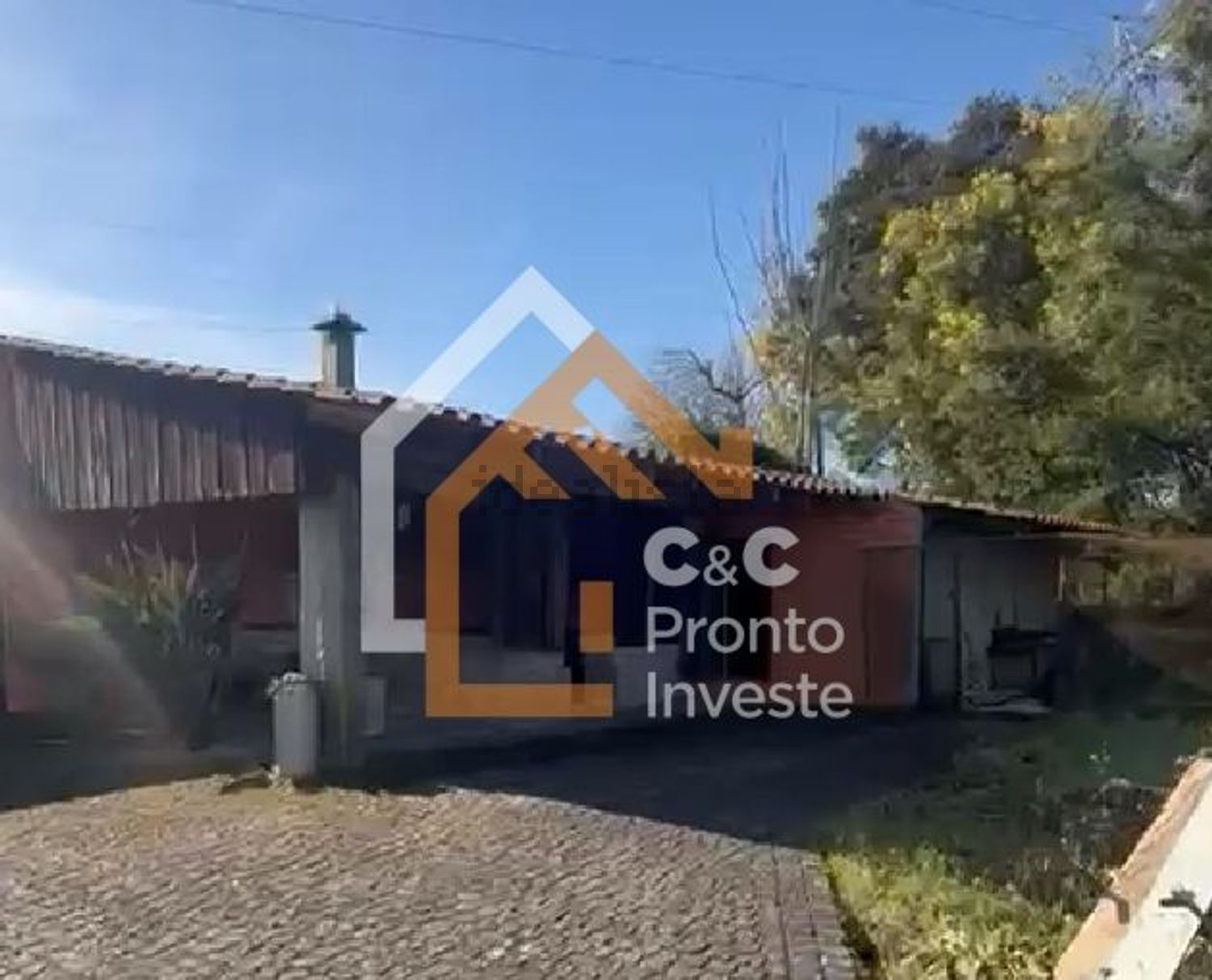 小楼房或独栋别墅出售在Adaúfe - 视线