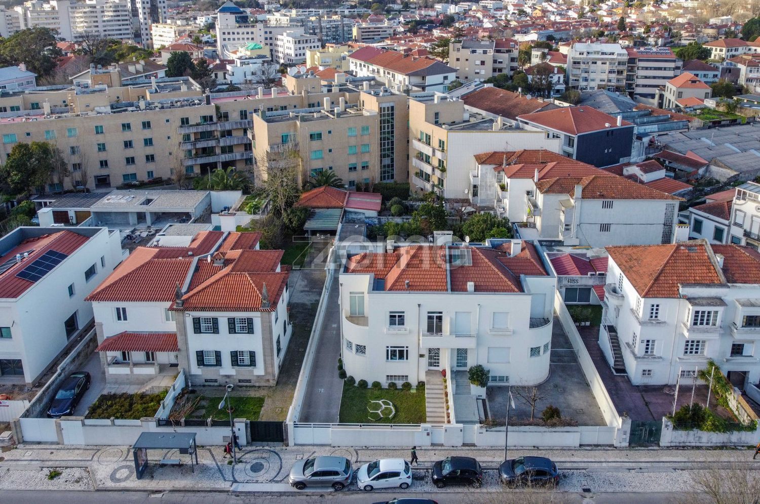小楼房或独栋别墅出售在Avenida do Marechal Gomes da Costa - 视线