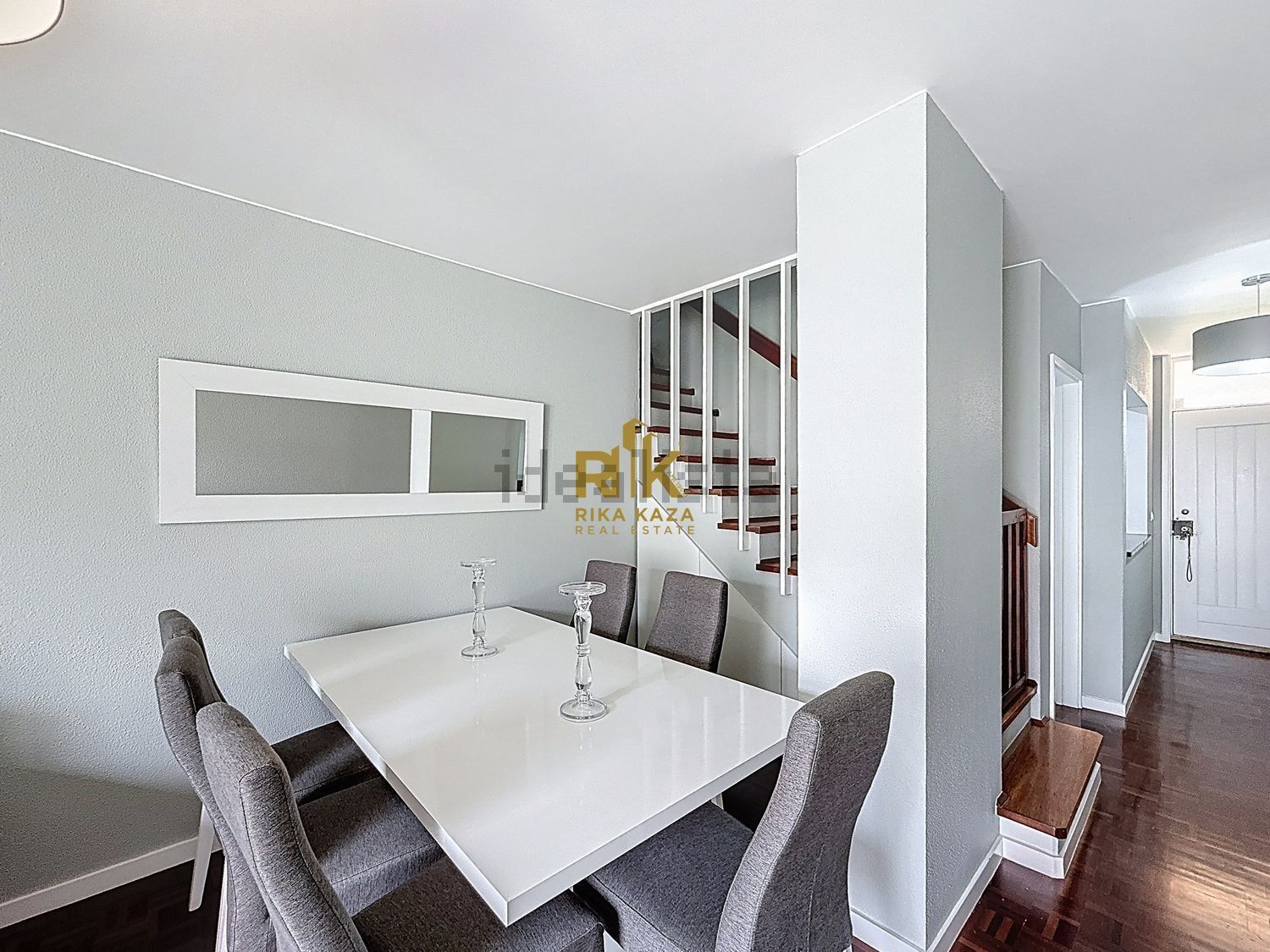 公寓 t4出售在Avenida da Madalena , Conjunto Habitacional Madalena , Bloco F2 s/n - 客厅