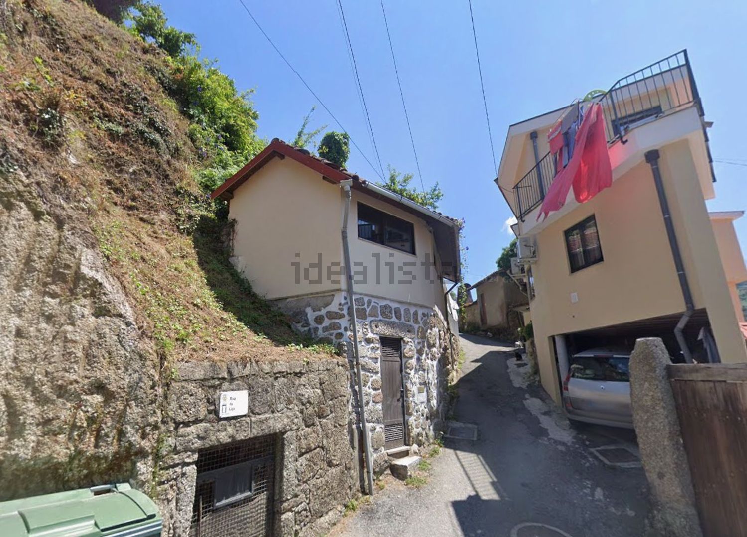 小楼房或独栋别墅出售在Rua da Laja - 外立面