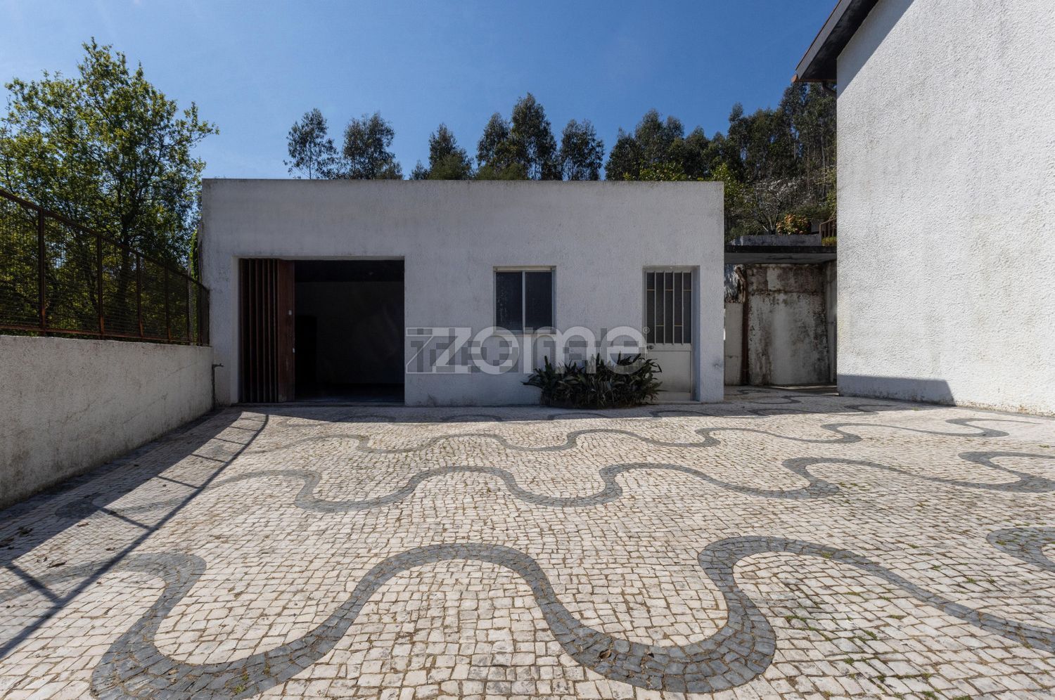 小楼房或独栋别墅出售在Rua Nossa Senhora de Lurdes, 673 - 停车位