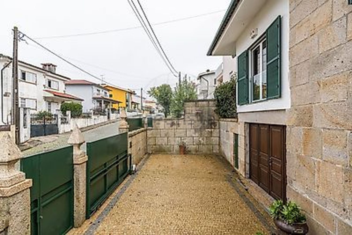 小楼房或独栋别墅出售在Rua Teixeira de Queiroz, 35 - 阳台