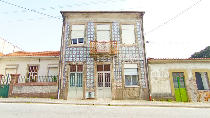 小楼房或独栋别墅出售在Rua Venda de Cima
