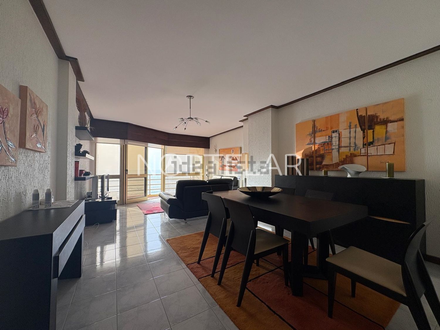 出租公寓 t3在Avenida Repatriamento dos Poveiros, 76 - 餐厅