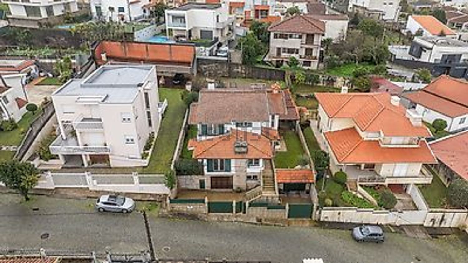 小楼房或独栋别墅出售在Rua Teixeira de Queiroz, 35 - 外立面