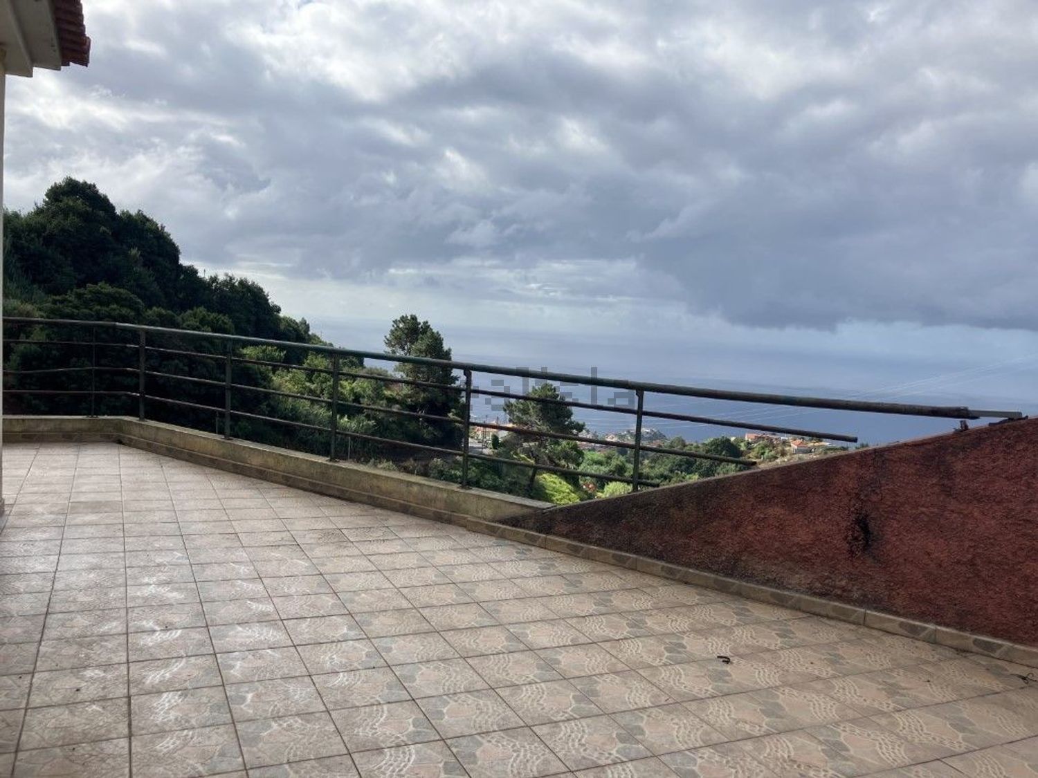 小楼房或独栋别墅出售在Estrada do Livramento - Levada do Poiso - 阳台