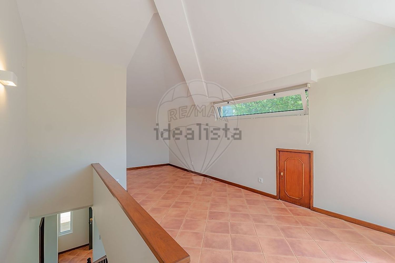 出租小楼房或独栋别墅在Avenida Lagos - 照片