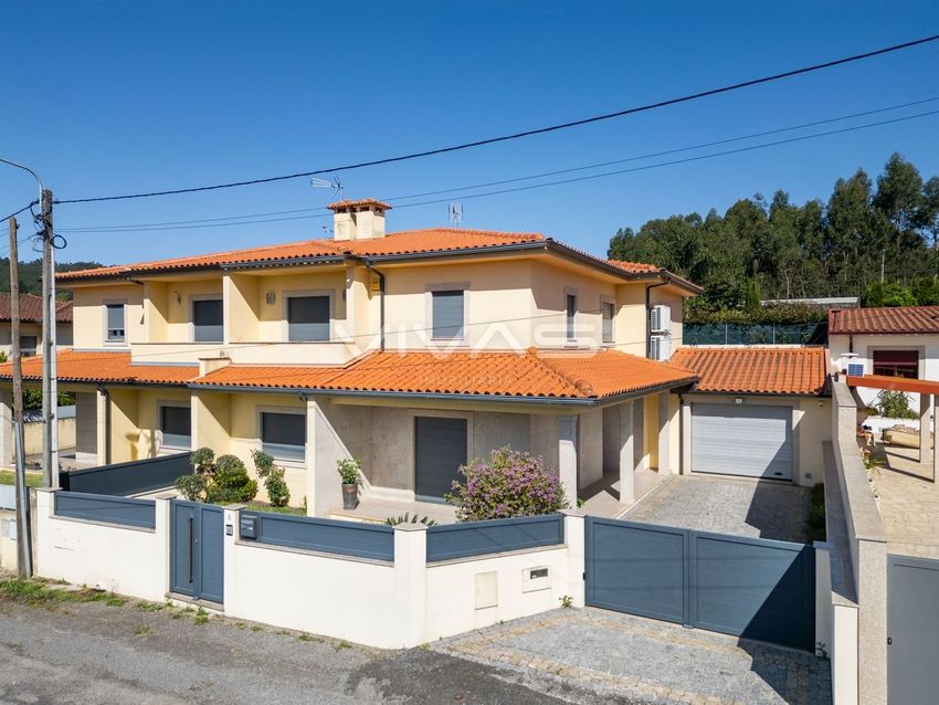 出租双拼别墅在Vila Verde e Barbudo