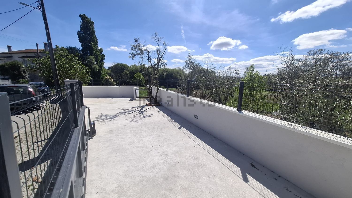 小楼房或独栋别墅出售在Rua Porto - 阳台