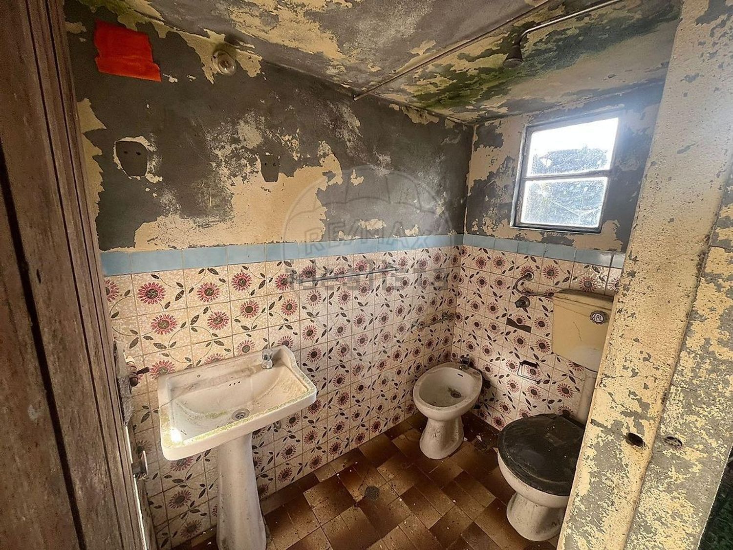 小楼房或独栋别墅出售在São João da Serra - 卫生间