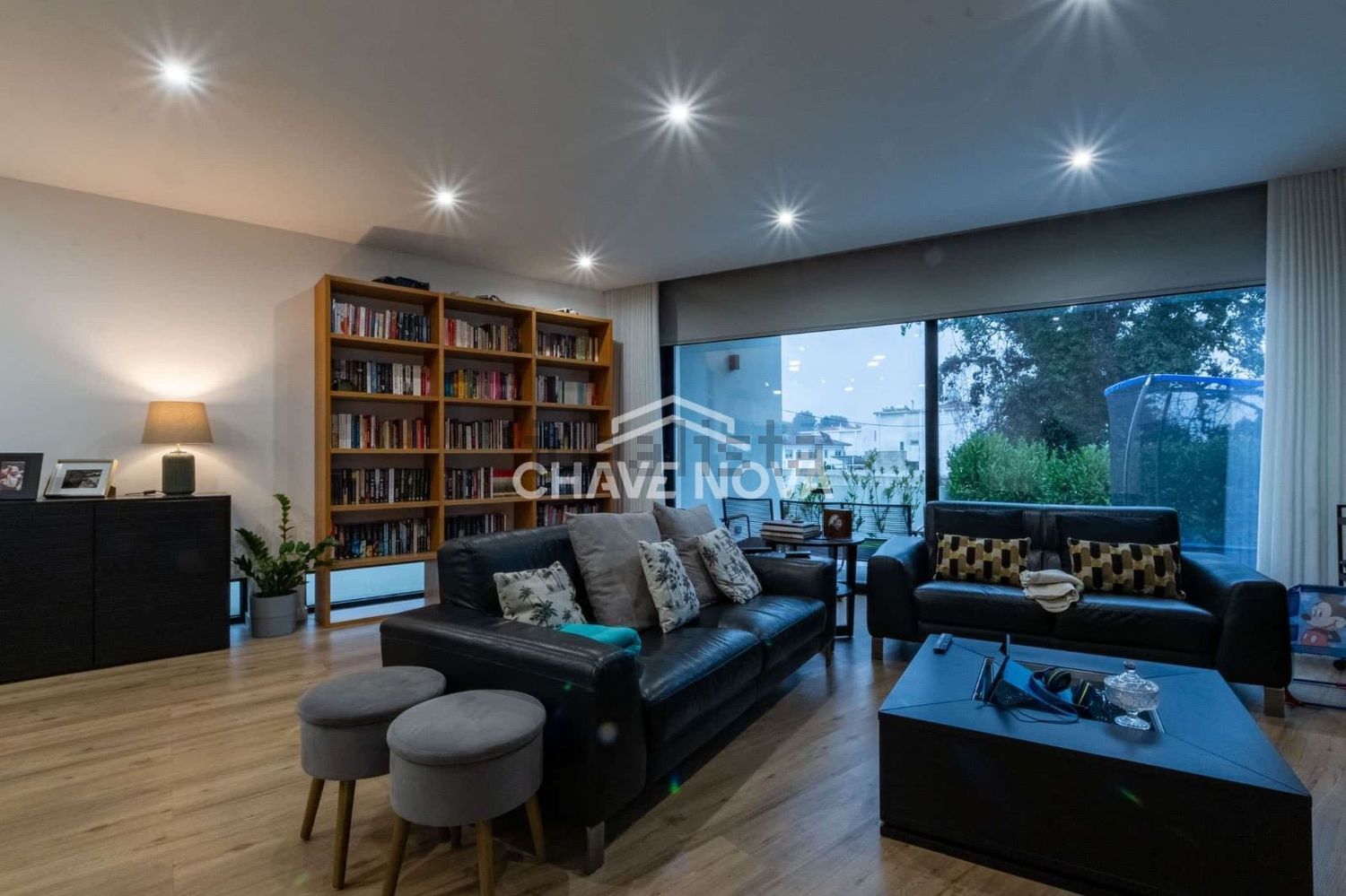 小楼房或独栋别墅出售在Avenida Central de Milheirós - 客厅