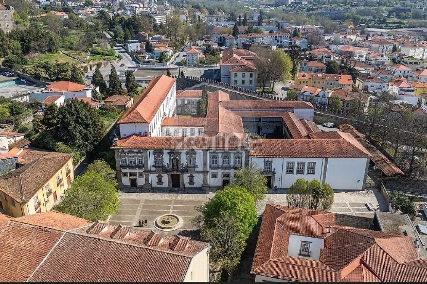 小楼房或独栋别墅出售在Rua de Santa Maria, 58 - 详情