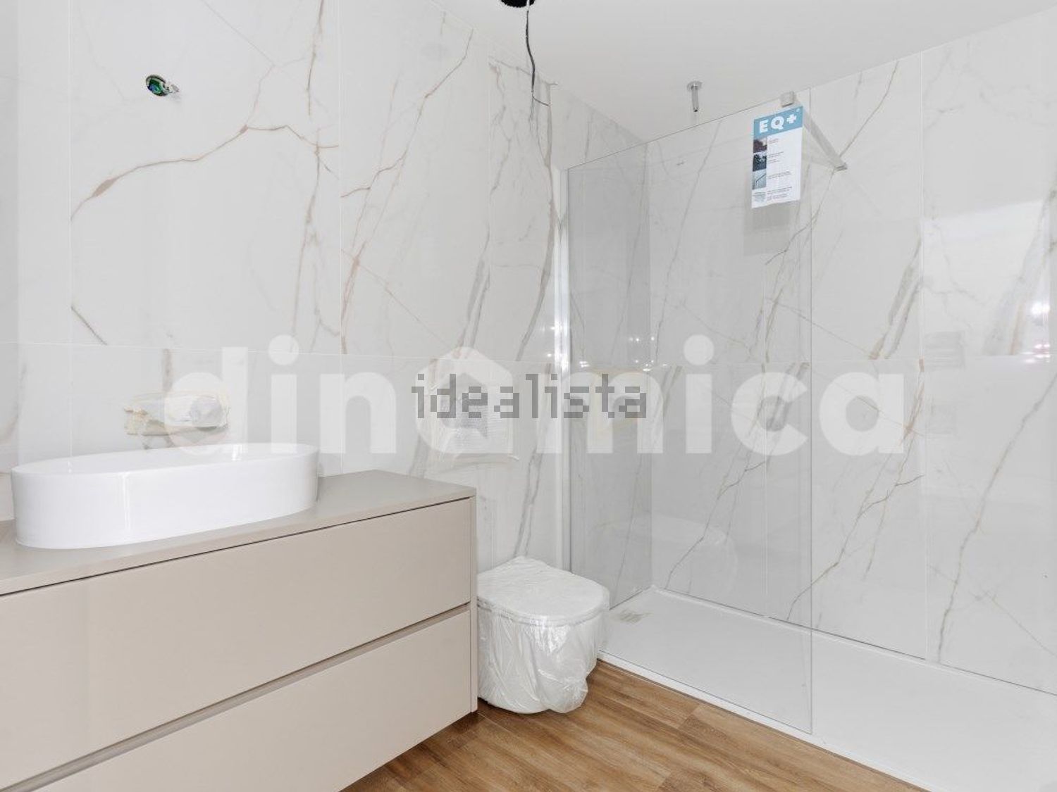 公寓 t3出售在Rua Flávia Estefânia Guimarães, 209 - 卫生间