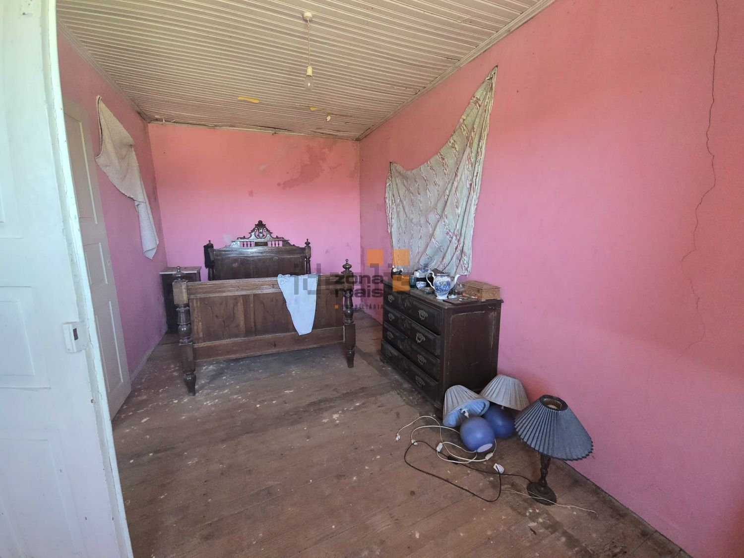 小楼房或独栋别墅出售在Vale de Bouro - 卧室