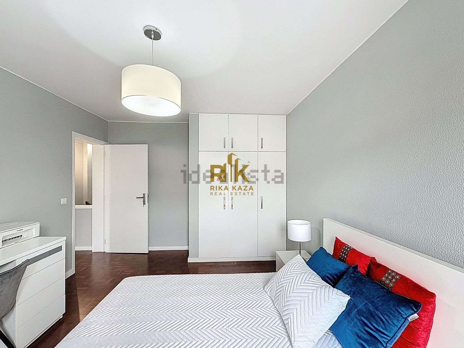 公寓 t4出售在Avenida da Madalena , Conjunto Habitacional Madalena , Bloco F2 s/n - 卧室