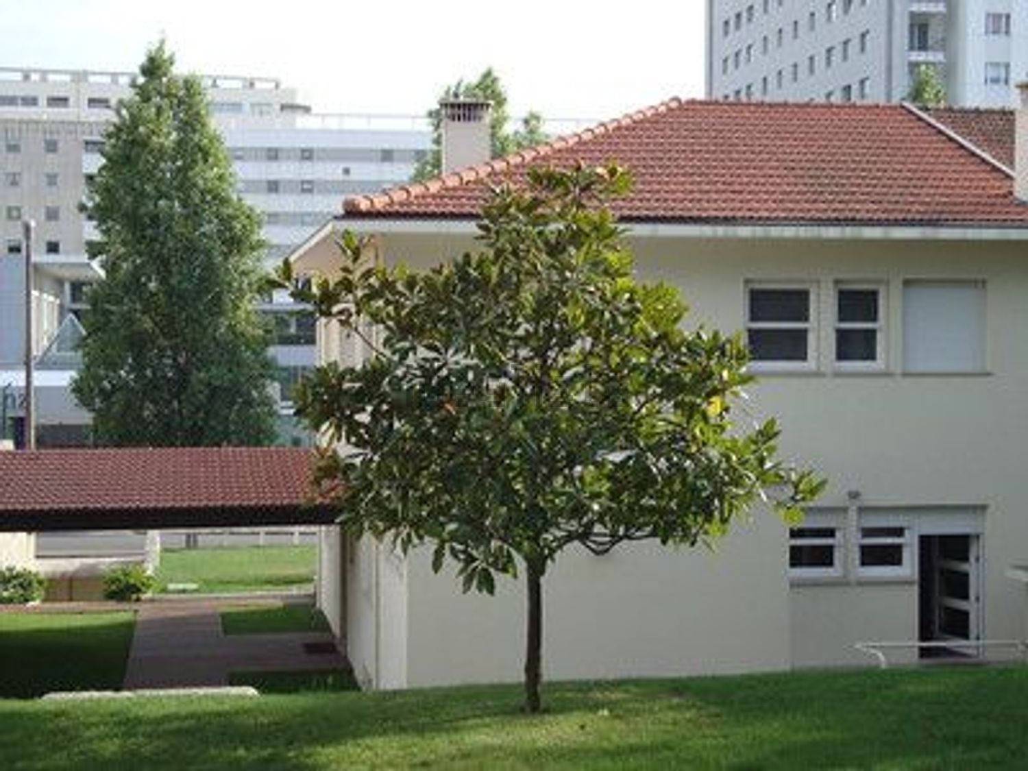 双拼别墅出售在Avenida da Boavista, 3732 - 外立面