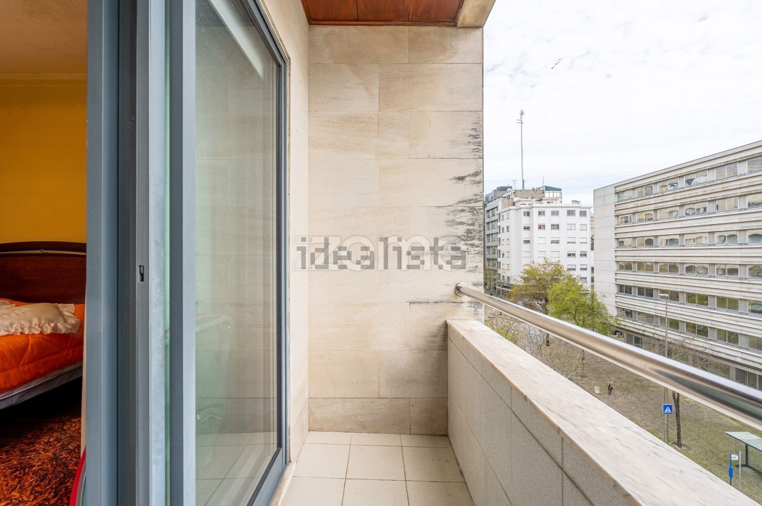 公寓 t3出售在Avenida Visconde de Barreiros, 184 - 门廊