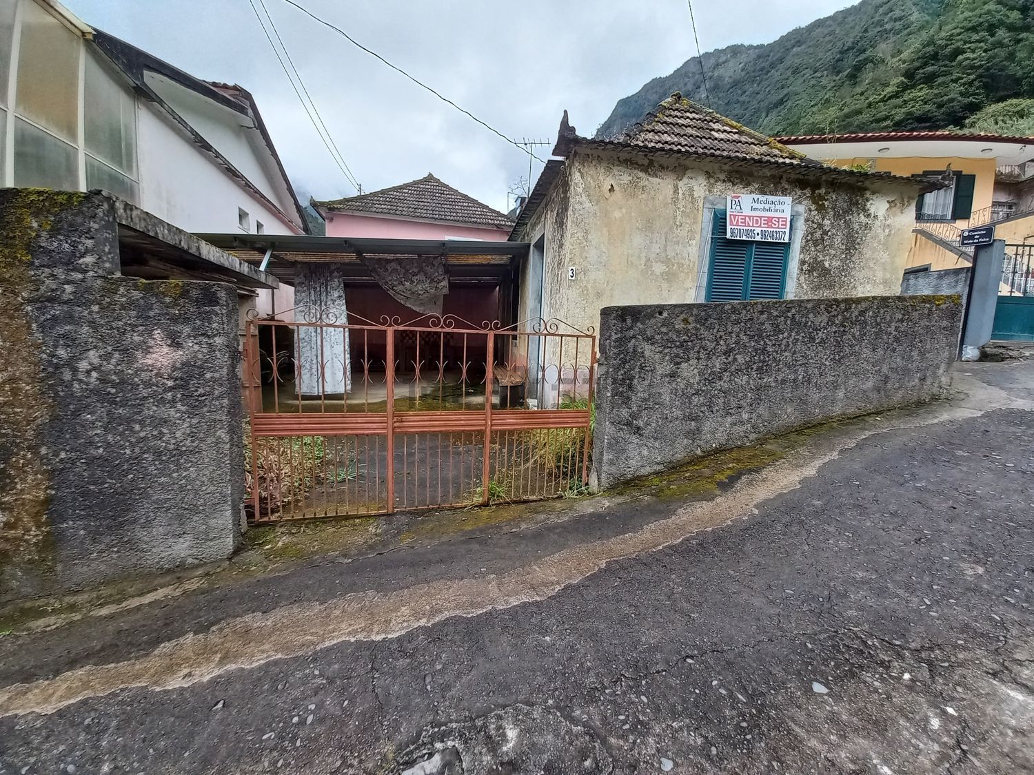 小楼房或独栋别墅出售在Rua do Cam. Real da Falca - 外立面