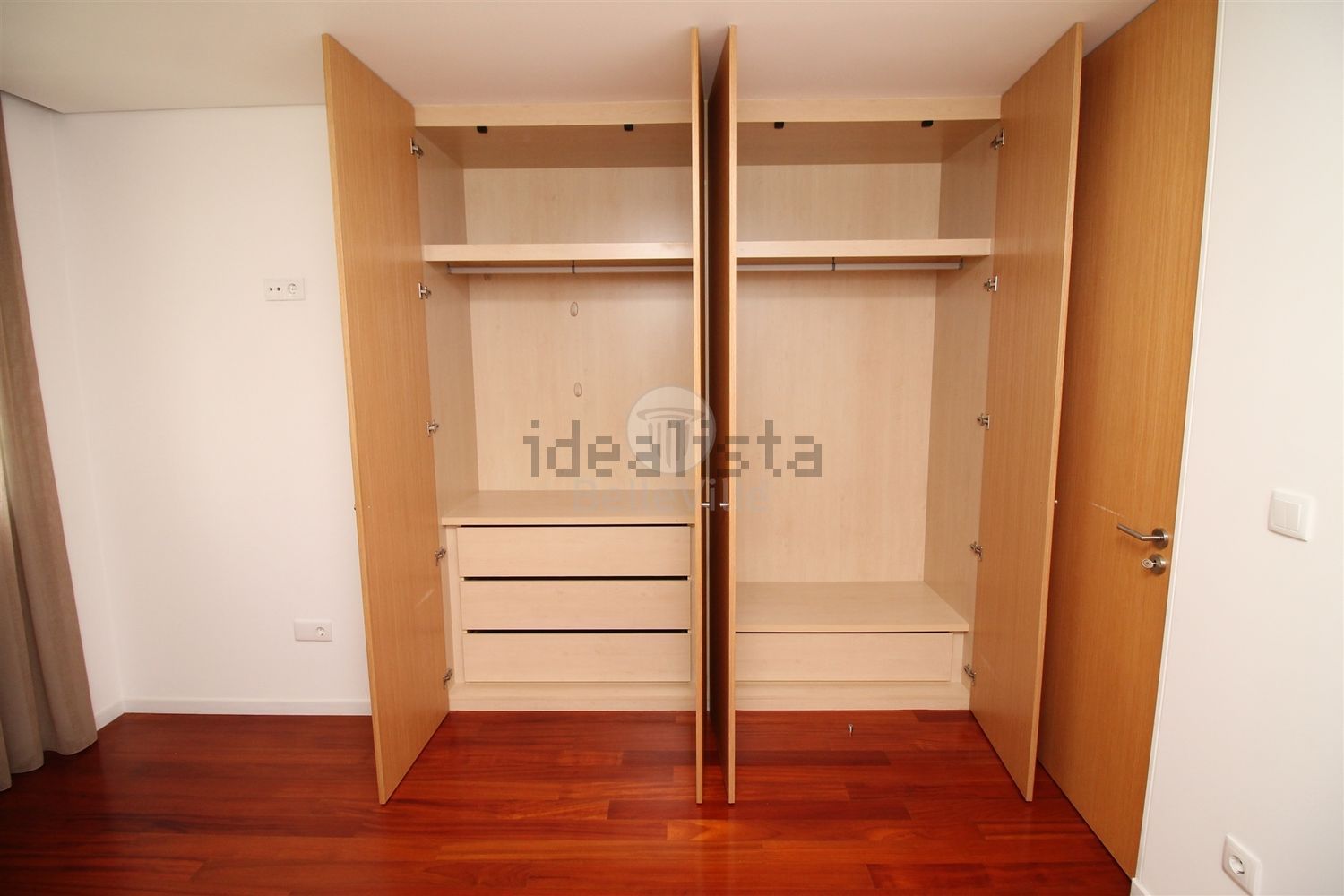 出租公寓 t2在Alameda das Antas, 691 - 试衣间
