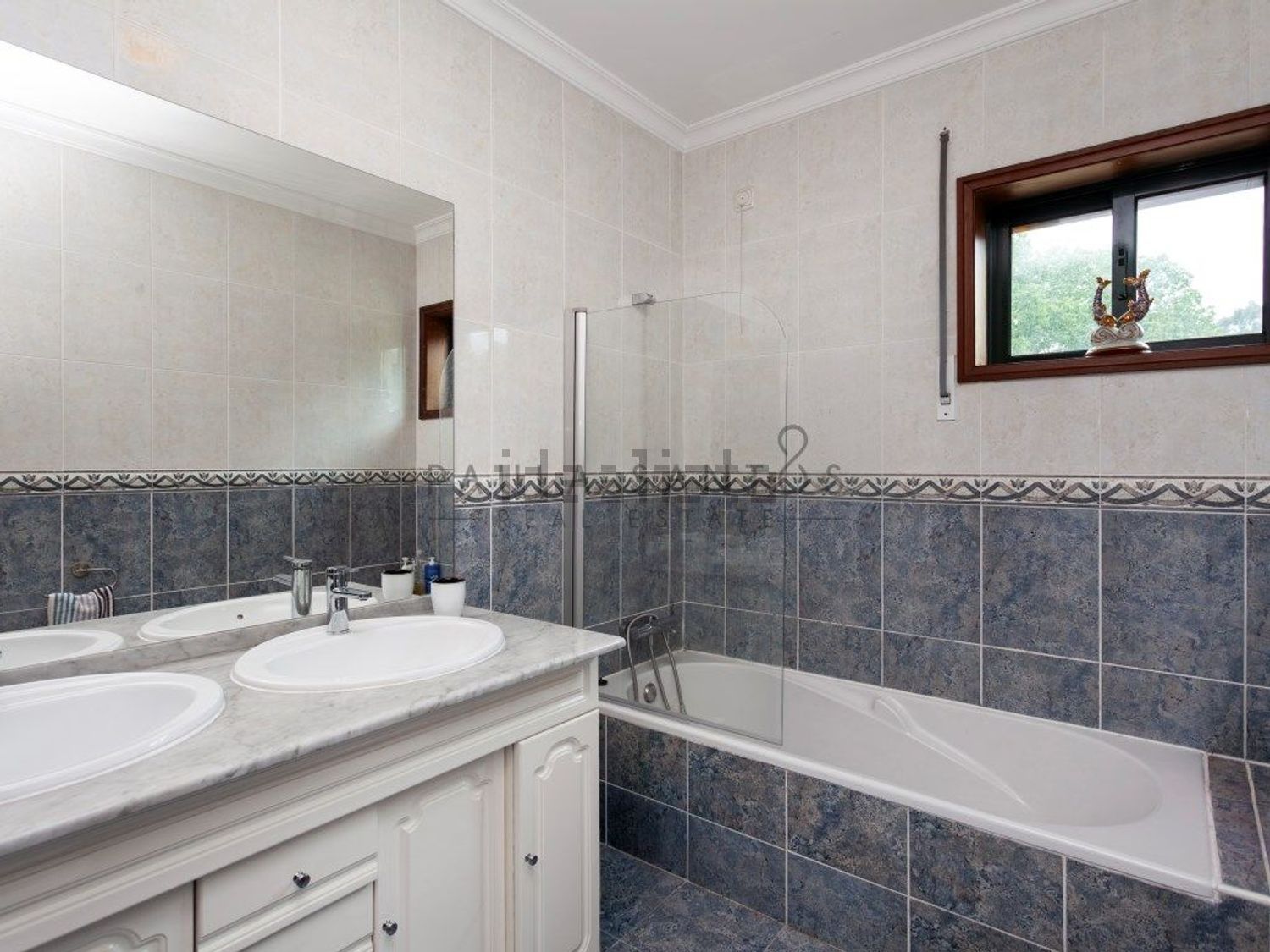 小楼房或独栋别墅出售在Rua Doutor António dos Santos - 卫生间