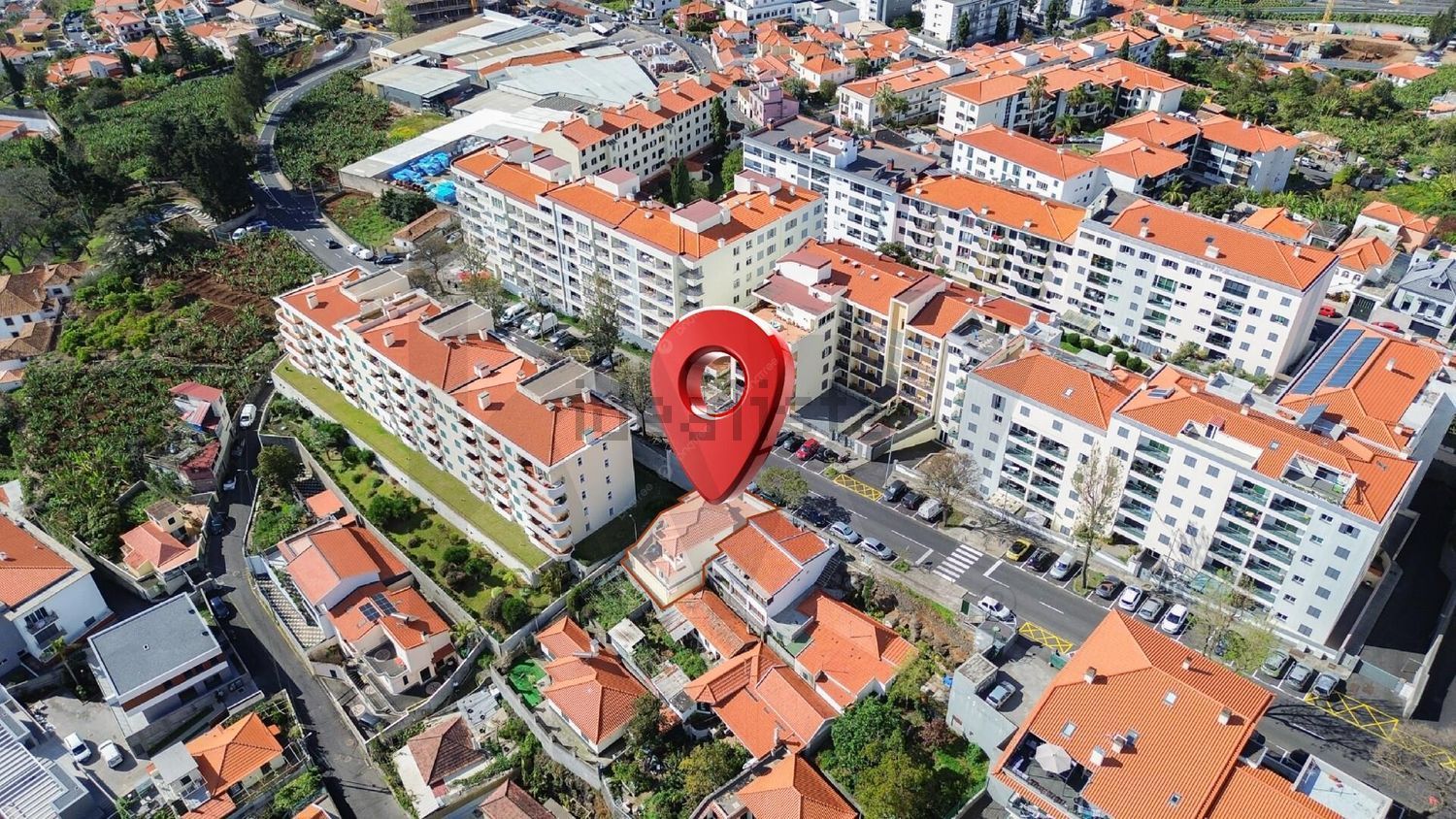 小楼房或独栋别墅出售在Avenida da Madalena s/n - 照片