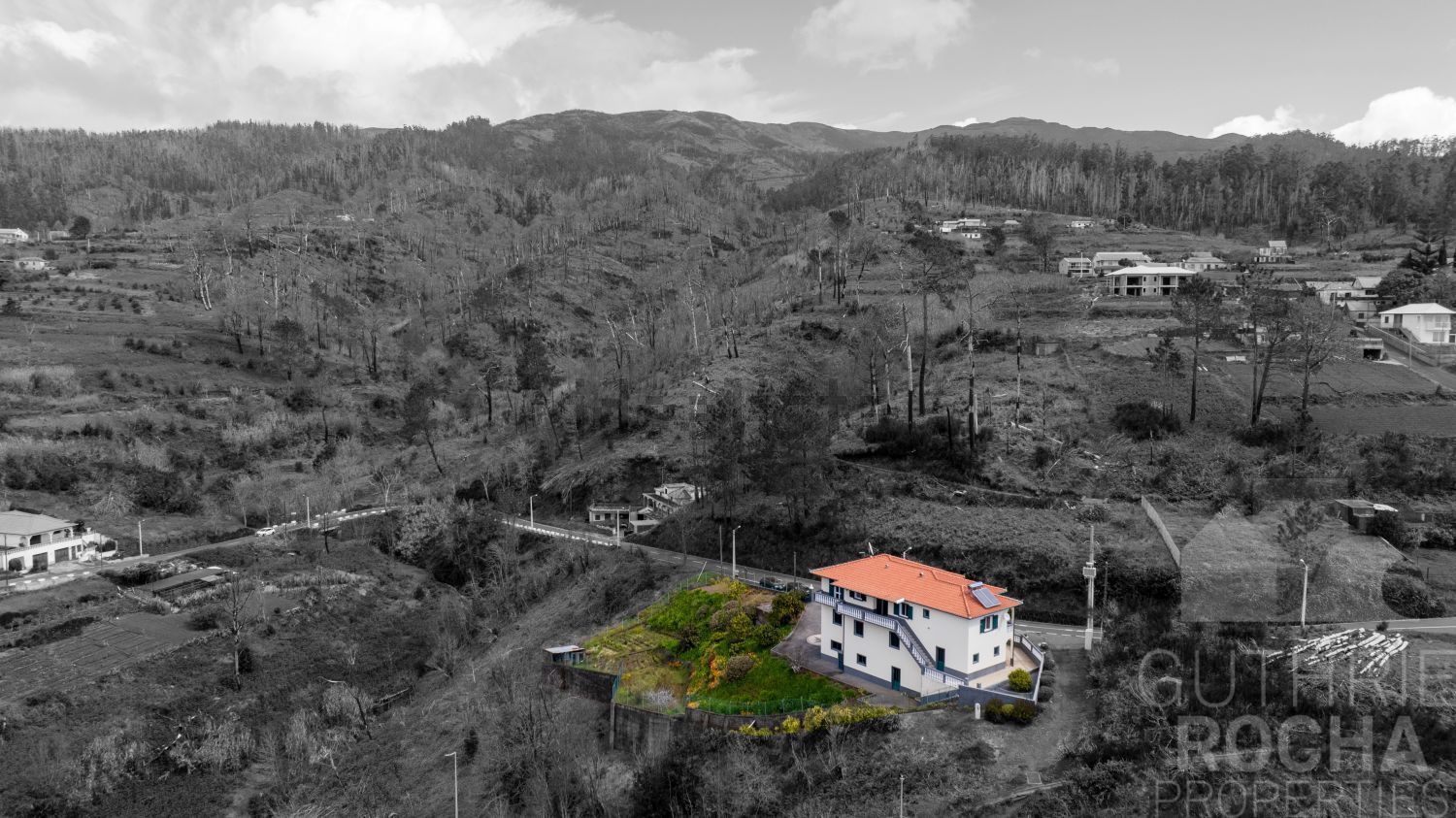小楼房或独栋别墅出售在Estreito da Calheta - 视线