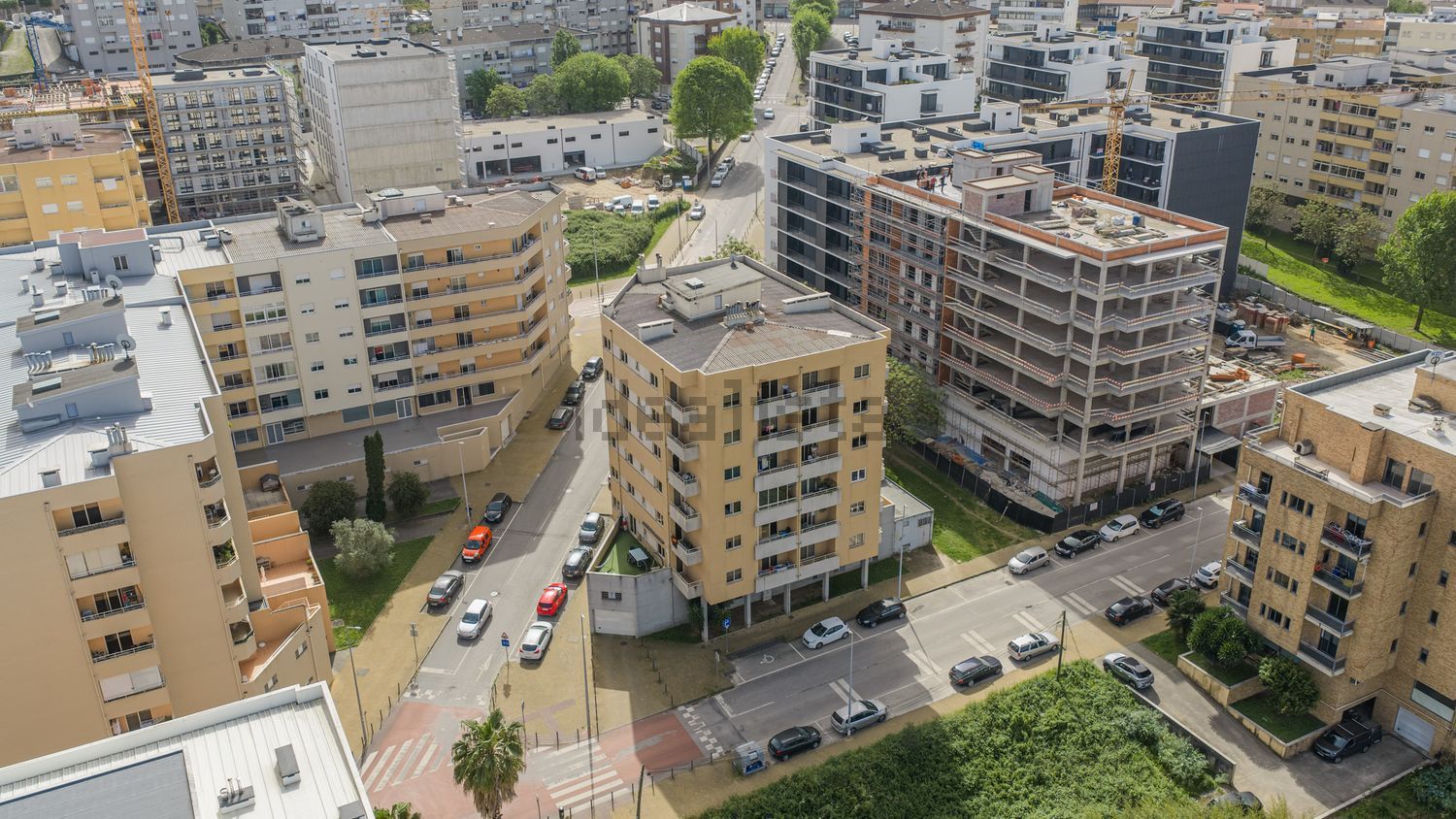 公寓 t2出售在Rua José da Cunha, 49 - 外立面